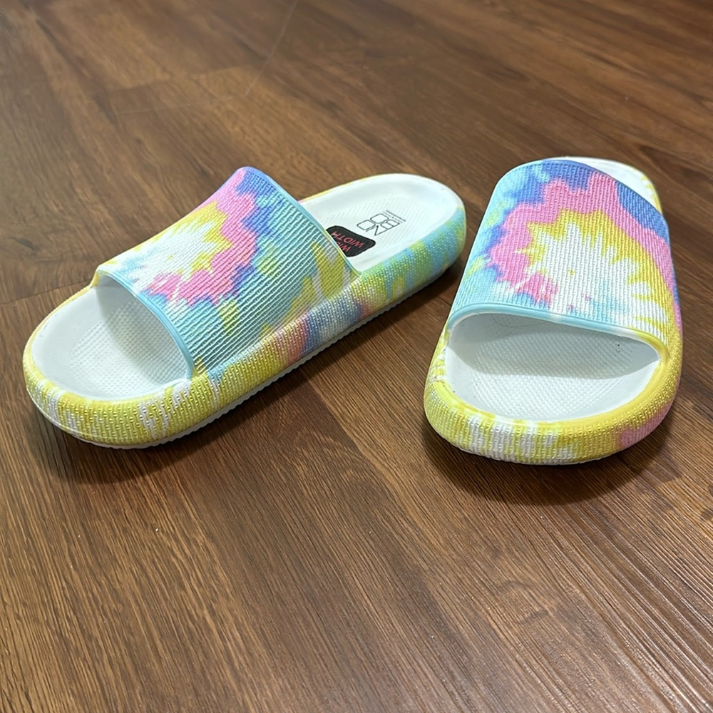 NOBO Woman’s Slides